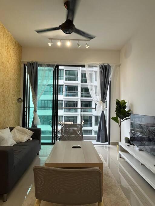 Kl Sunway Velocity 1-5pax Connected To Mall & Mrt Apartment